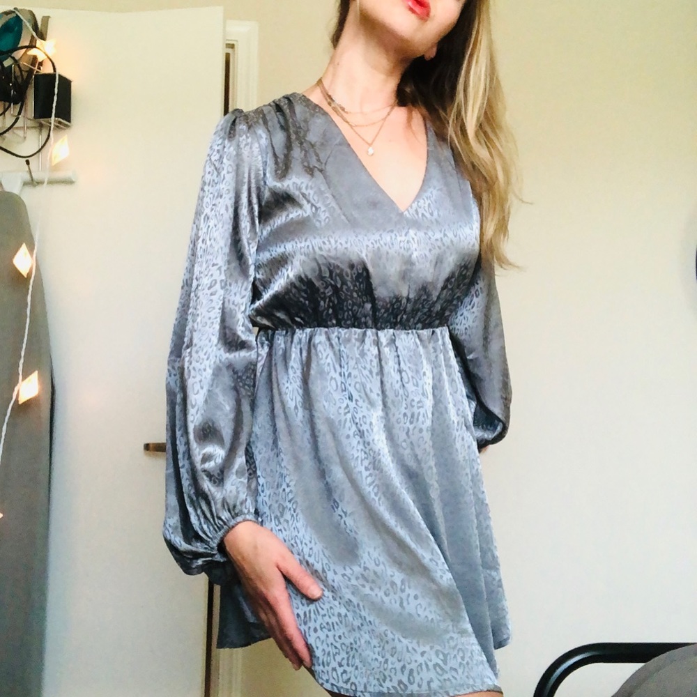 👑Chrome Jacquard Leopard Print Satin Mini Dress - Picture 6 of 8